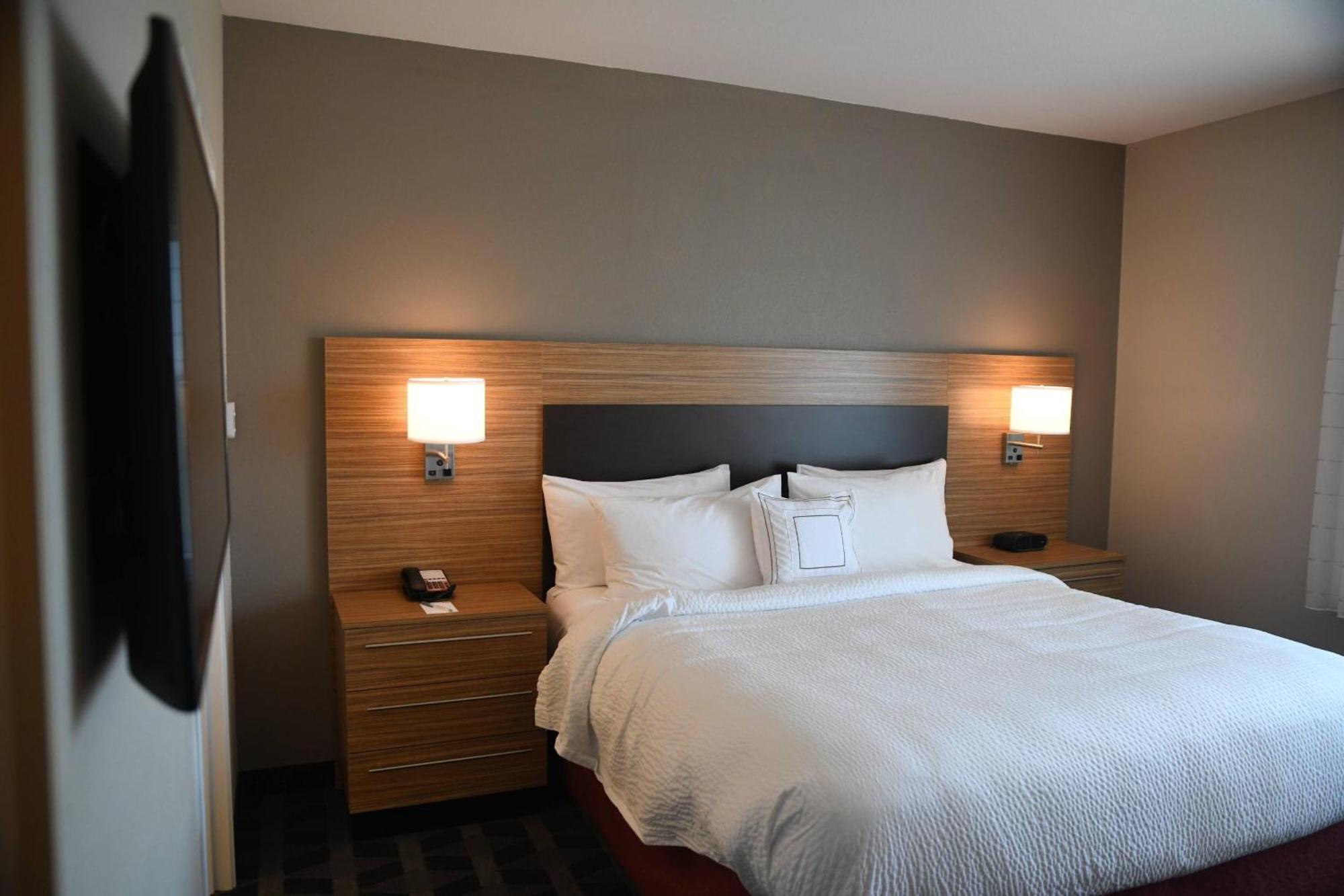Towneplace Suites Kansas City At Briarcliff Exterior foto