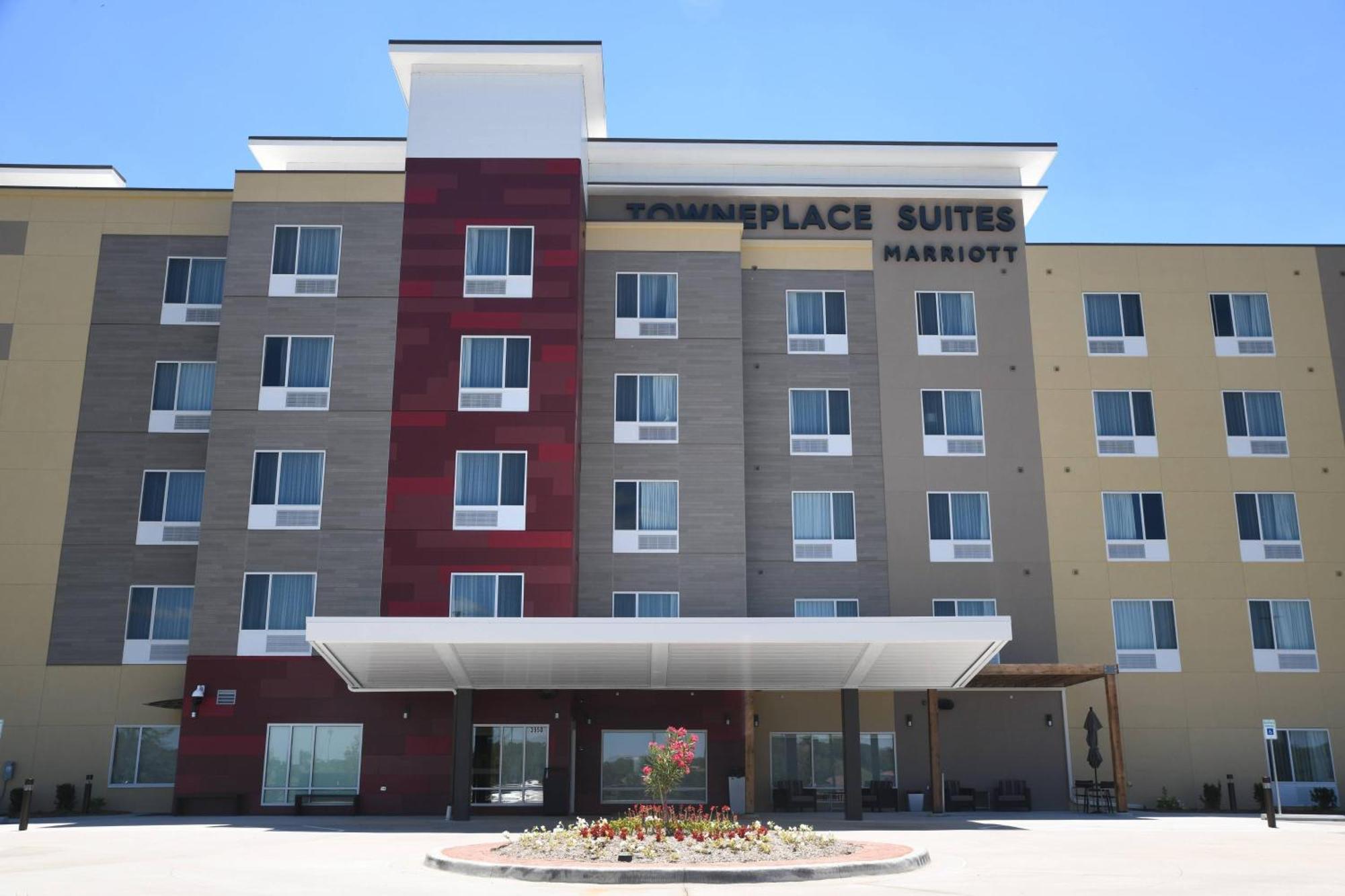 Towneplace Suites Kansas City At Briarcliff Exterior foto